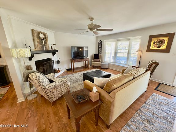 2nd image of 2254 Primrose Lane