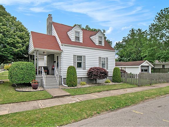 2nd image of 1701 Wood St