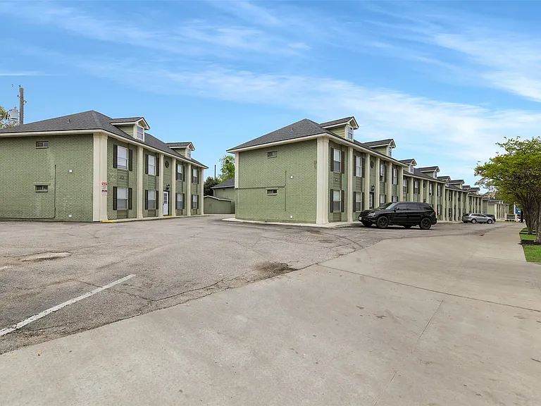 1509 Broadmoor Dr #D — Photo 7