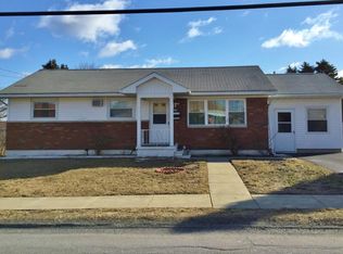 615 Hollenback St, Moosic, PA 18507