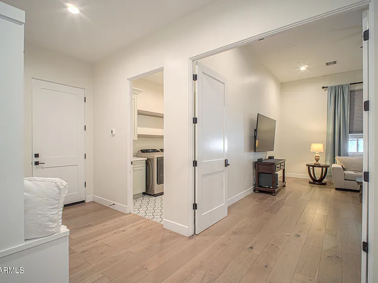 12424 E Victoria St — Photo 31