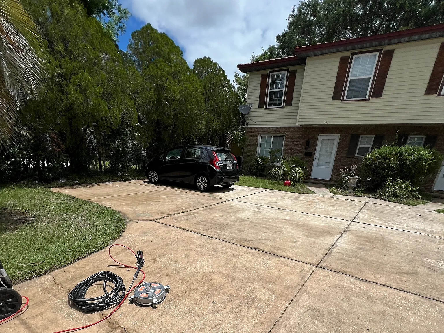 1107 Caliente Dr — Photo 2