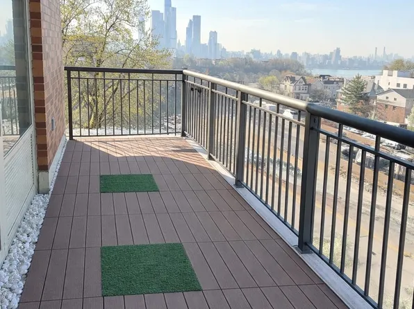 3312 Hudson Avenue image 1 of 23