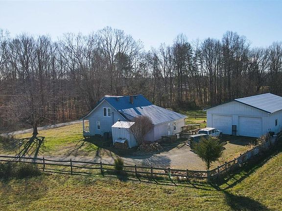 3rd image of 1305 Hovious Ridge Rd