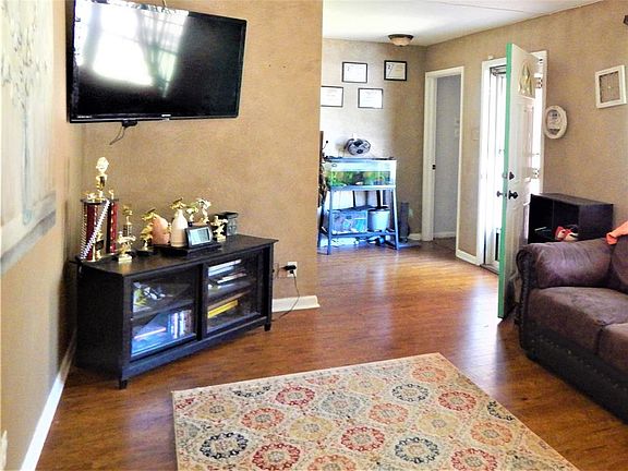 3rd image of 1457 Marsalis Dr