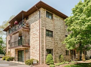 10912 Central Ave APT 101, Chicago Ridge, IL 60415