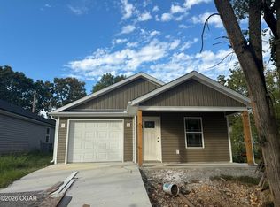 2511 E Manitou St, Joplin, MO 64801