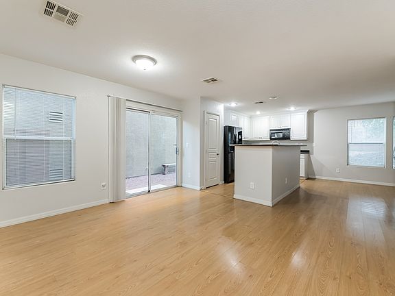 4th image of 539 Shewsbury Ave