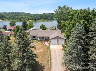 127 Hamilton Ln, Dowling, MI 49050