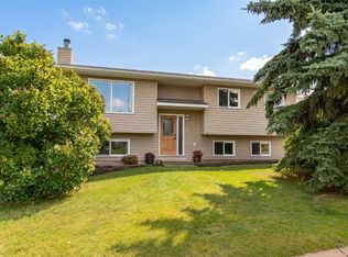 22 W Bruns Cres, Lacombe, AB T4L 1P1