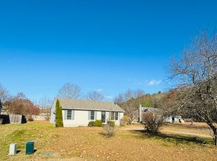 39 Courtney Ln, Killingly, CT 06241