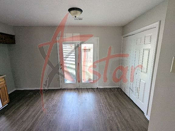 5th image of 3426 Laurelwood Dr