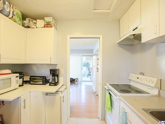 4th image of 9561 Skylark Blvd