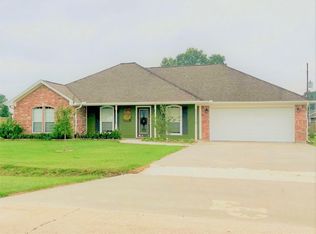 523 Meadowcroft Ln, Winnie, TX 77665