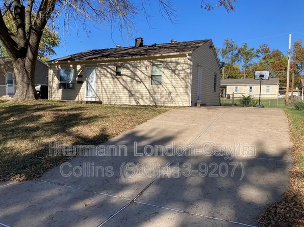 2465 Hawthorne Manor Dr, Florissant, MO 63031