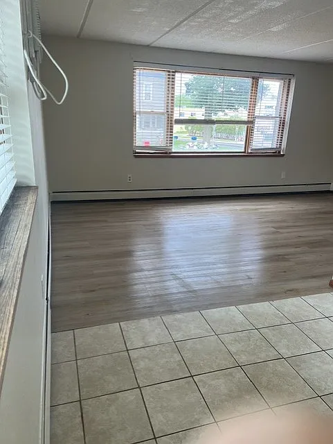 2 bed, 900 sqft, $875 — Photo 3