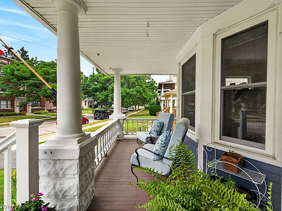 4th image of 1319 Edanola Ave