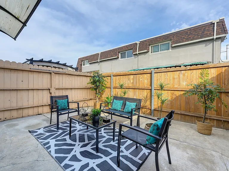 5608 Hillsdale Blvd #C — Photo 44