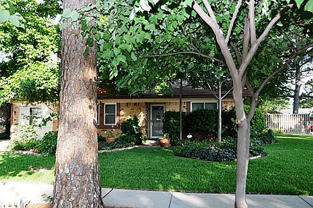 1st image of 1538 Palisades Dr