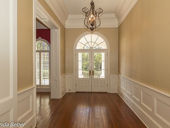 5th image of 2 Saint Andrews Cir