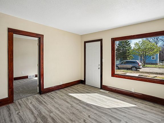 5th image of 3004 Bowdoin St