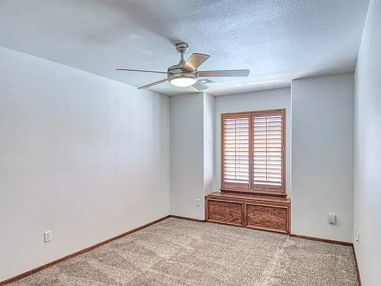 3609 Hampton Ct — Photo 30