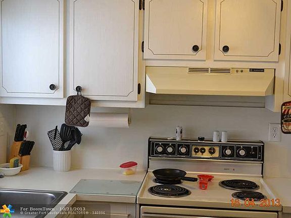 4th image of 9660 Sunrise Lakes Blvd APT 312