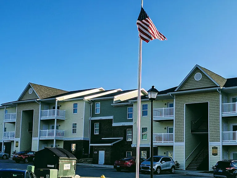 Creekside Crossings Apts., 
9620 Cooper Church Dr., 
 5., 
M-F / 10a-5p