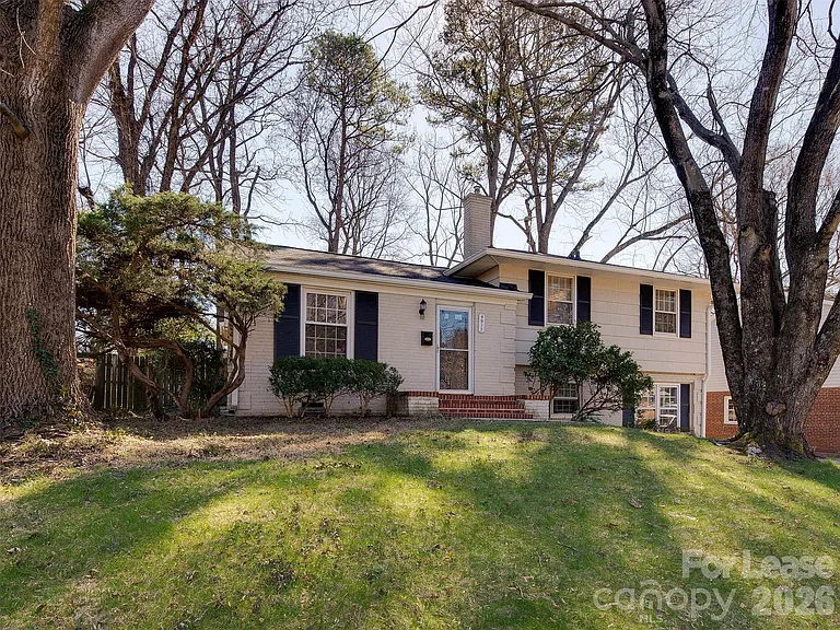 4917 White Oak Rd — Photo 1