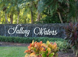 1972 Cascades Dr APT 11, Naples, FL 34112