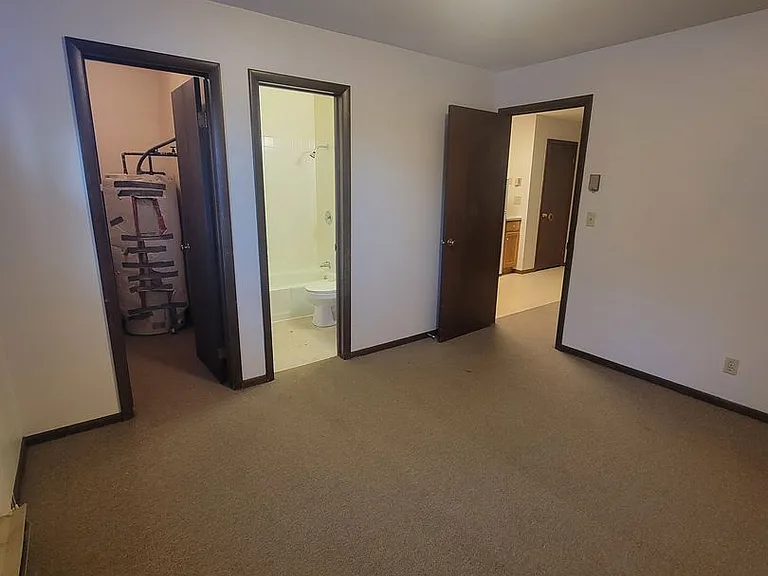1038 Oxford Ave — Photo 9