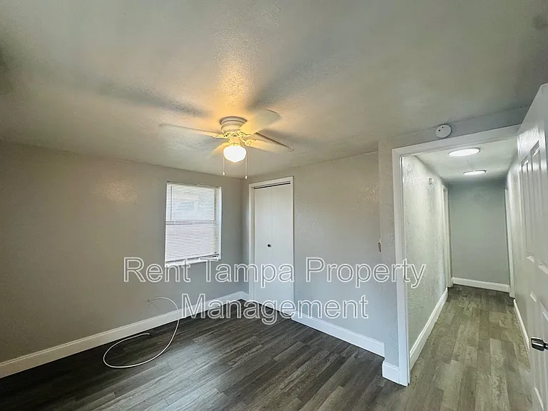1026 1/2 19th St S #A — Photo 3
