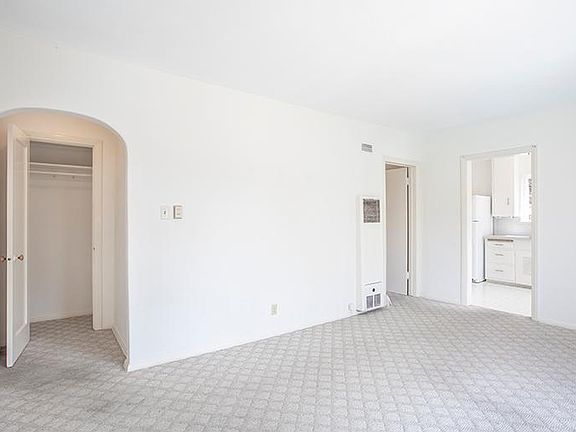 3rd image of 1414 Stratford Ave #1416