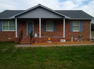 208 Watson Rd, Paducah, KY 42003