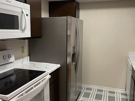 4th image of 2820 S Bartell Dr APT 24