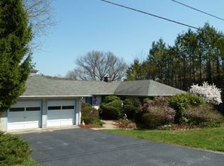 26 Kitchell Lake Dr W, West Milford, NJ 07480