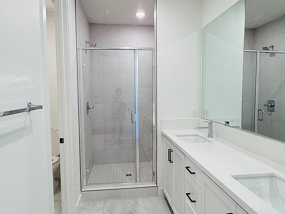 3rd image of 4239 Jasmine Ln