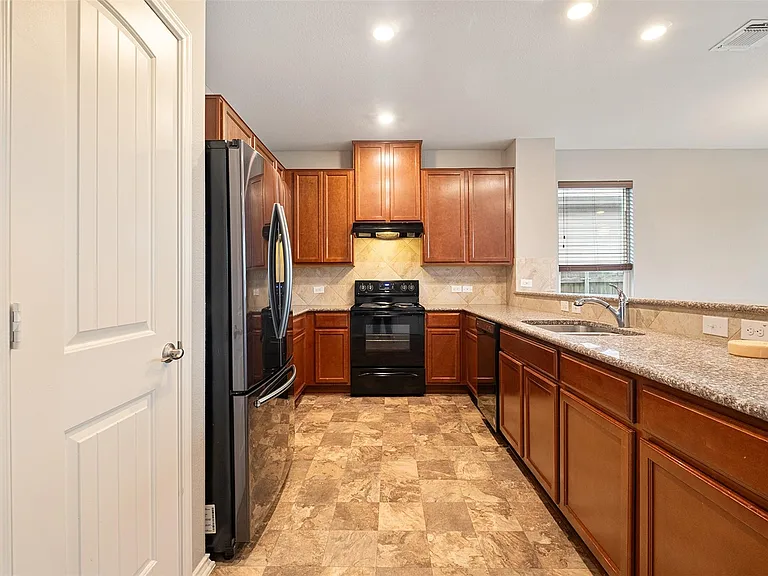 12401 Franklin D Roosevelt St — Photo 6