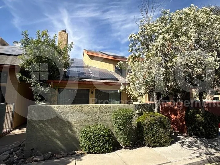 3857 N Paseo De Las Canchas — Photo 2