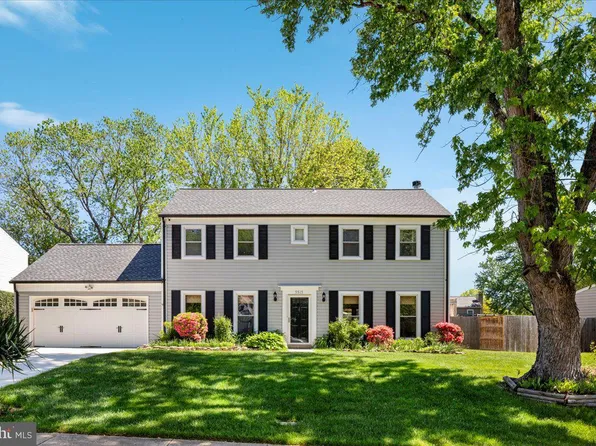 5515 Dunsmore Rd, Alexandria, VA 22315