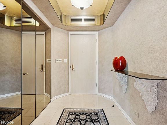4th image of 4545 W Touhy Ave APT 117