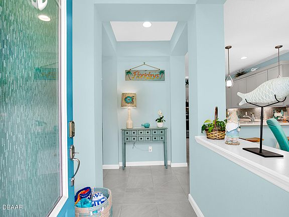 3rd image of 239 Island Breeze Ave