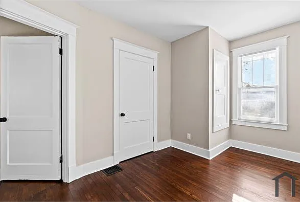 220 Clay St — Photo 26