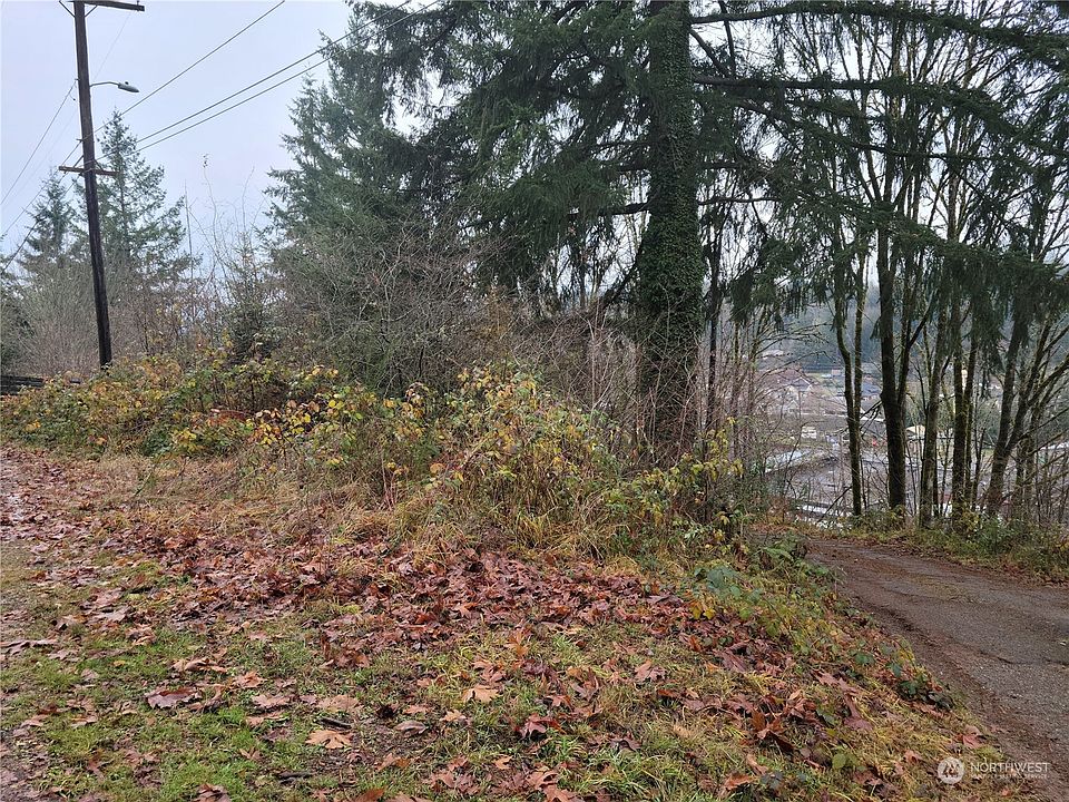 2nd image of 5 L NE 2nd Street
