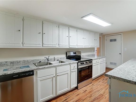 3rd image of 817 Springville Ave