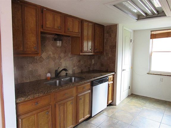 5th image of 3310 Sycamore Springs Dr