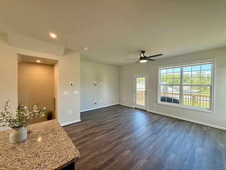 369 Willowshire Ct — Photo 7