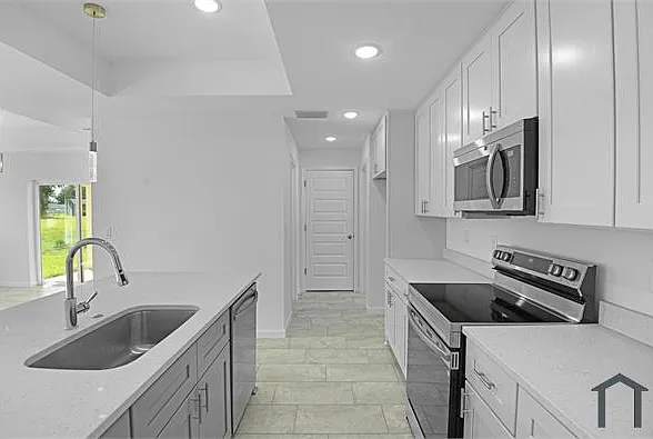 4 bed, 1746 sqft, $2,450 — Photo 3