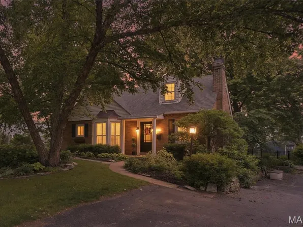 1439 S Elm Ave, Saint Louis, MO 63119