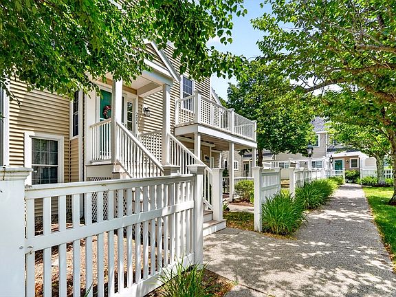 2nd image of 202 Allerton Commons Ln #202